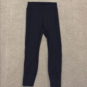 Lululemon In movement tight 7/8. Everlux 25”